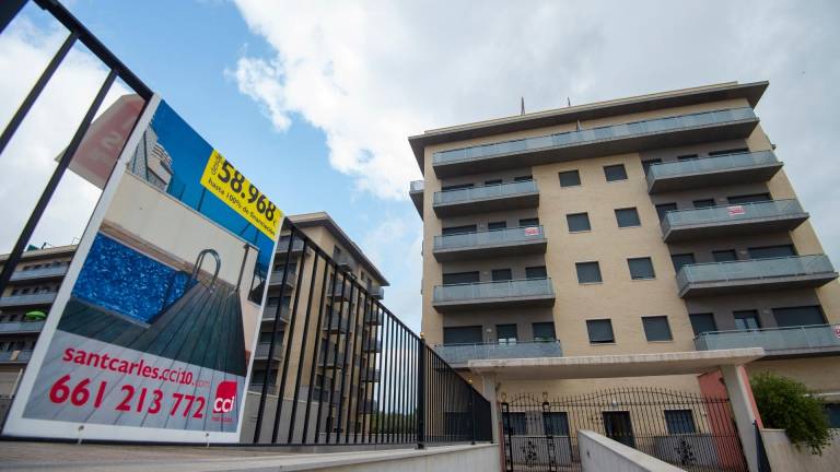 En Tarragona todavía hay muchos pisos nuevos en los que no vive nadie. Foto: Joan Revillas