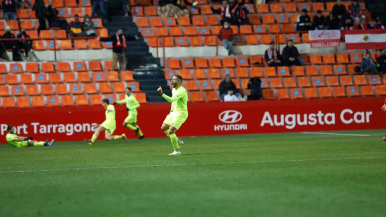 Marc Fernández celebra un gol con el Andorra el curso pasado en el Nou Estadi. foto: pere ferré