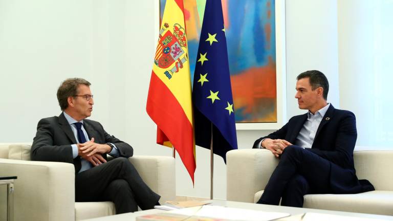 Reunión entre Alberto Núñez Feijoo (PP) y Pedro Sánchez (PSOE) en octubre de 2022. FOTO: ACN