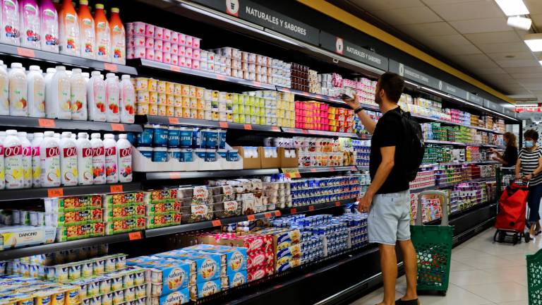 Todos los alimentos han sufrido subidas. La cuota de las marcas blancas ha subido un 3,2% por encima de la media. FOTO: efe