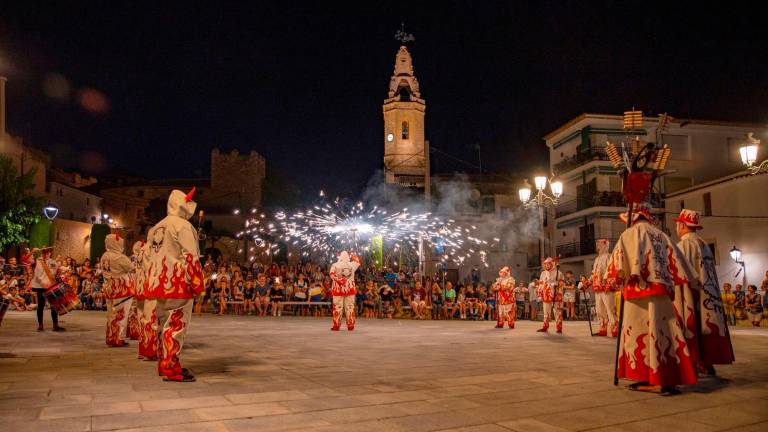 El Ball de Diables de Creixell ha organizado un ‘no pregón’ para inaugurar la fiesta de Sant Jaume. fFoto: Cedida