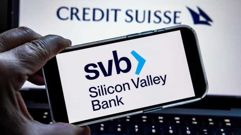 Credit Suisse, entidad financiera que se suma a la crisis bursátil provocada por el colapso del banco estadounidense SVB. Foto: EFE