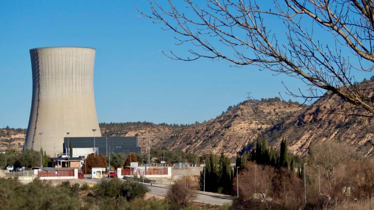 La torre de refrigeració de la central nuclear d’Ascó. Foto: J. Revillas