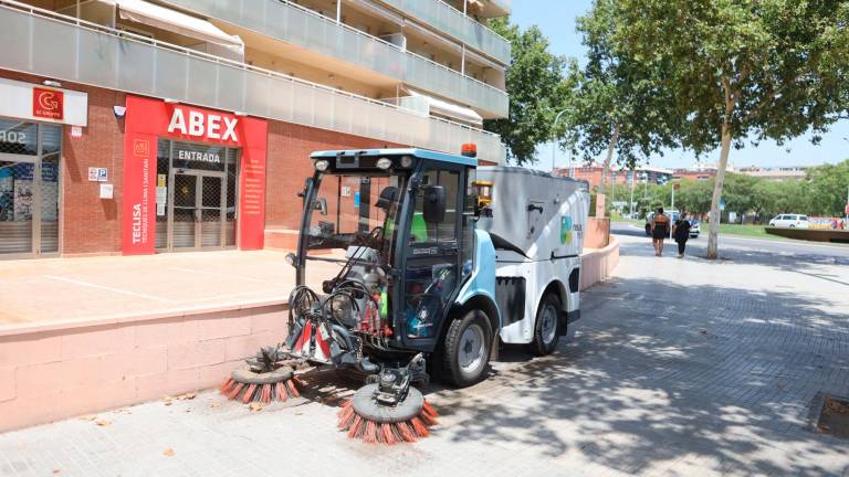 El servicio de limpieza extra comenzó este pasado mes de julio en Reus. Foto: Alba Mariné