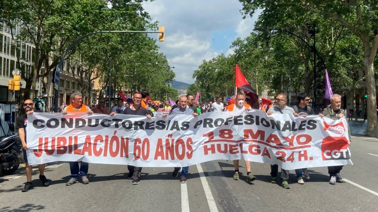 Conductores de autobuses se manifiestan por Barcelona el pasado 18 de mayo, por una jubilación a los 60 años. foto: ACN