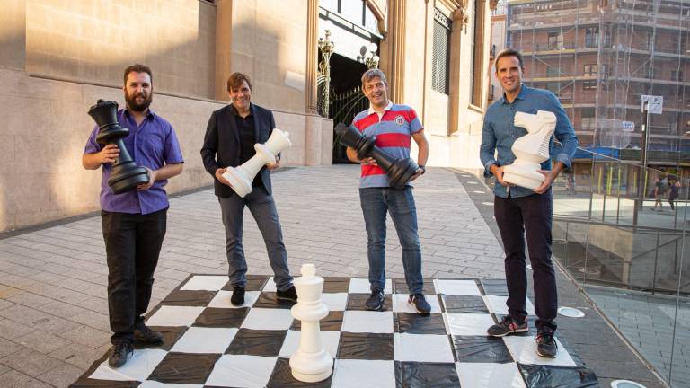 Partides d'escacs al carrer. Font: Mercats de Tarragona