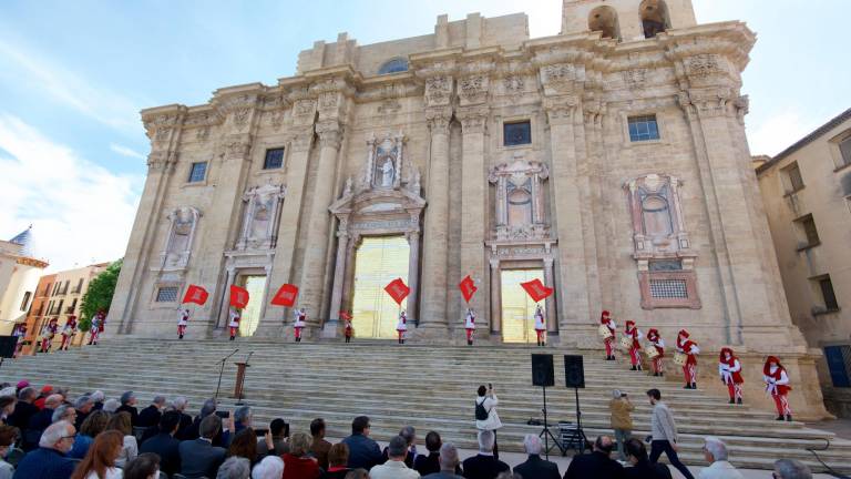 Tortosa inaugura la renovada façana de la Catedral i culmina les actuacions a tot l’espai
