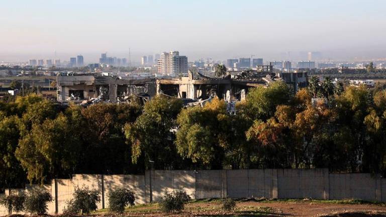 Vista general de la casa del empresario kurdo iraquí Peshraw Dizayee, quien murió junto con otros miembros de su familia, en un ataque nocturno con misiles contra la ciudad de Erbil. Foto: EFE/EPA/Gailan Haji