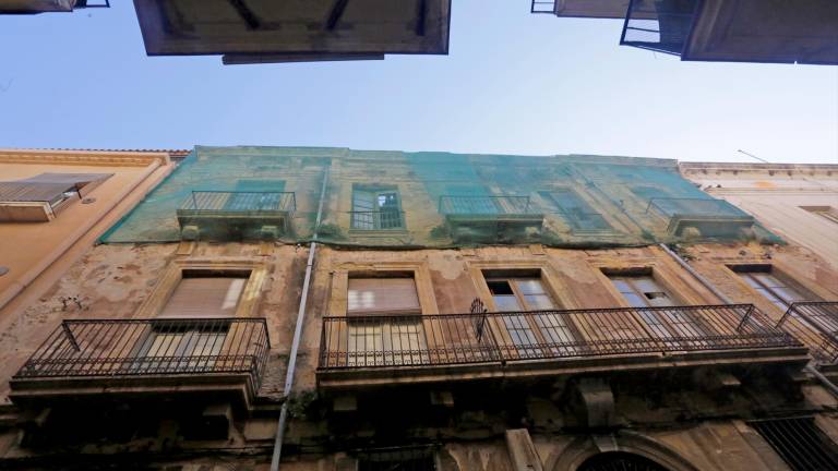 El 93% de los edificios inspeccionados presentaron deficiencias. Foto: Lluís Milian / DT