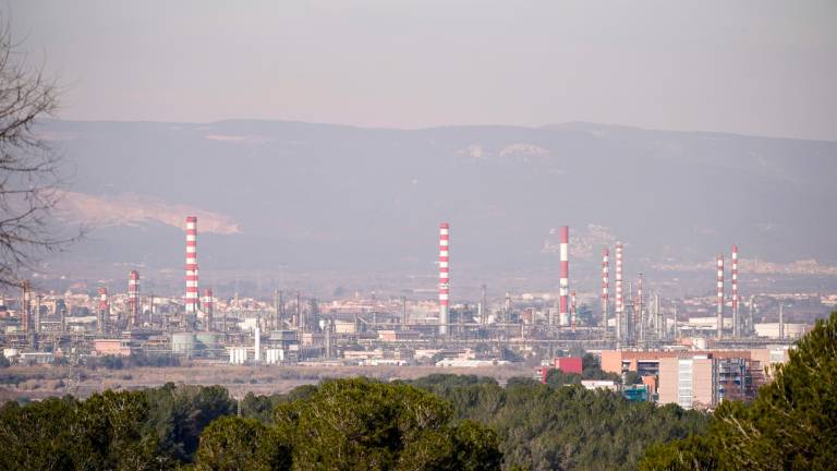 Vista general de la industria del Camp de Tarragona. Foto: Marc Bosch