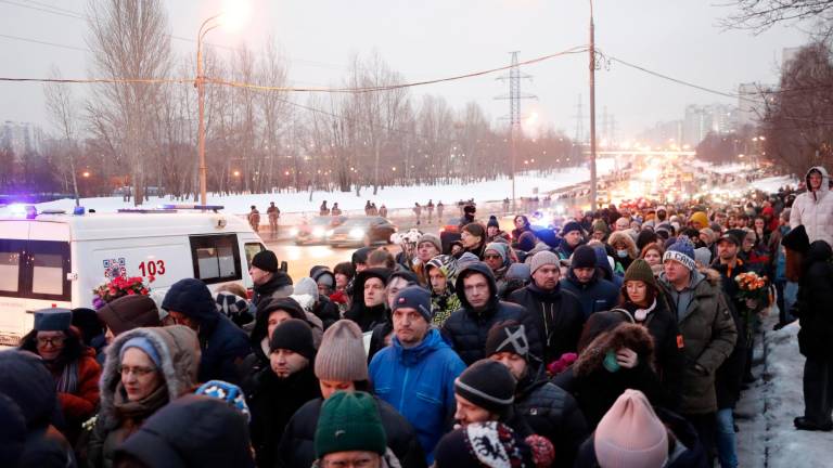 $!Miles de rusos desafían a Putin para despedir a Navalni en Moscú