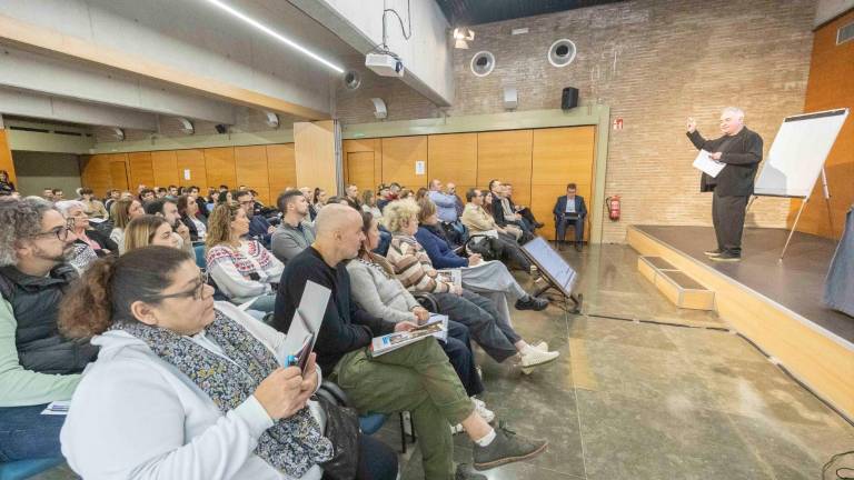 Un centenar de pequeños y medianos restauradores asistieron al curso de Ferran Adrià en el Palau de Congressos. Foto: Àngel Ullate