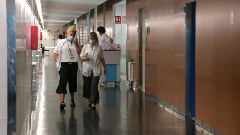 Personal sanitario en un hospital catalán. Foto: ACN