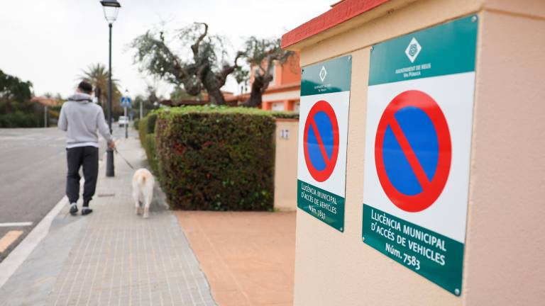 Aigüesverds es una de las zonas donde el Ayuntamiento requirió, tiempo atrás, la colocación de vados. FOTO: Alba Mariné