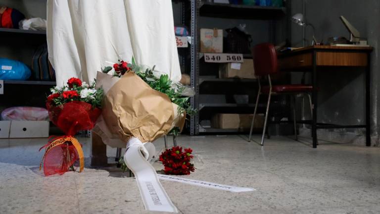 Ofrenda a Puig Antich en la sala que fue ejecutado. Foto: Marta Vidal/ACN