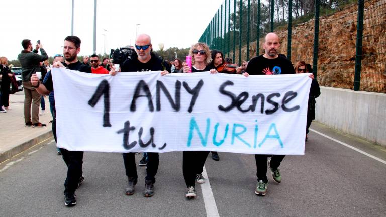 Trabajadores de Mas d’Enric durante la marcha que se ha organizado. Foto: Mar Rovira/ACN