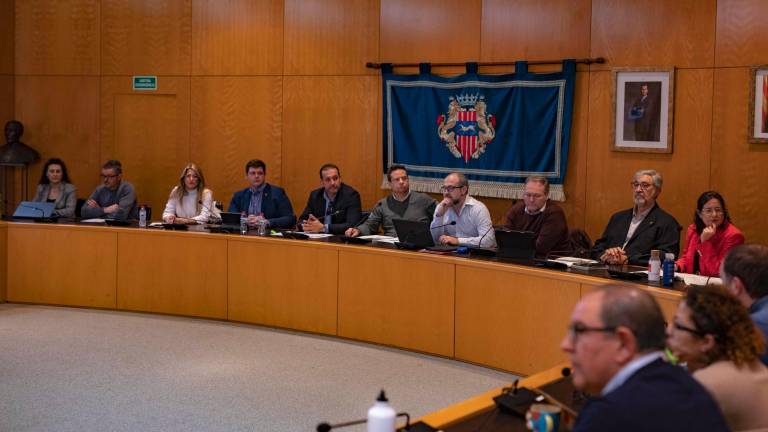 Un momento de la última sesión plenaria del 2022 del Ayuntamiento de Cambrils. Foto: Àngel Ullate