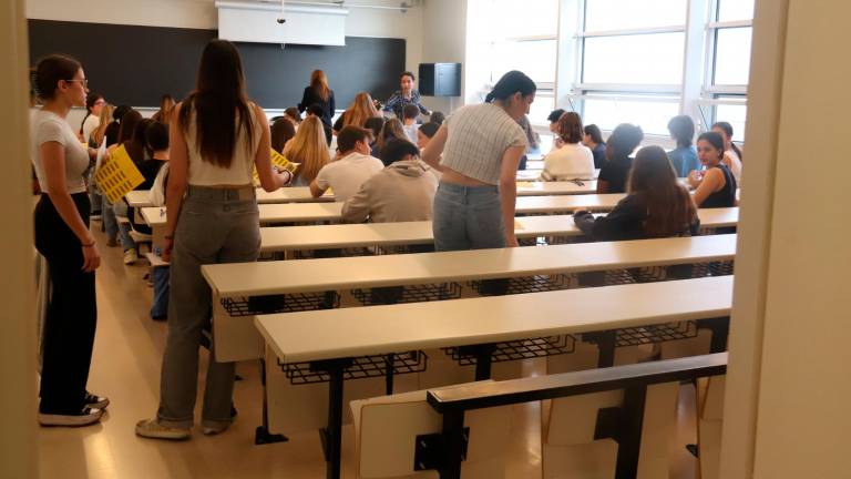 En España se evaluaron los conocimientos financieros de más de 2.000 alumnos nacidos en 2006. Foto: ACN