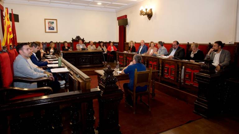 Un pleno del Ayuntamiento de Tortosa celebrado en octubre de 2023. Foto: Joan Revillas
