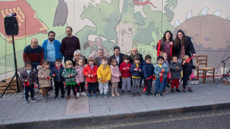L’Escola Saavedra de Tarragona llueix un mural de la Mulassa