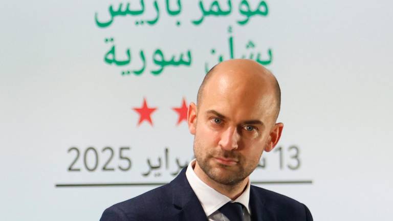 El Ministro de Europa y Asuntos Exteriores de Francia, Jean-Noël Barrot, habla con la prensa durante la Conferencia de París sobre Siria en París este jueves. Foto: EFE
