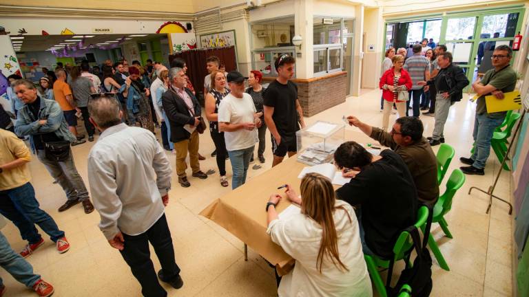 Imagen del CEIP Serrallo durante la jornada electoral. Foto: Ángel Ullate