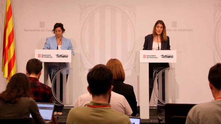 La consellera de Economia, Alícia Romero, y la líder de los Comuns, Jéssica Albiach. Foto: ACN