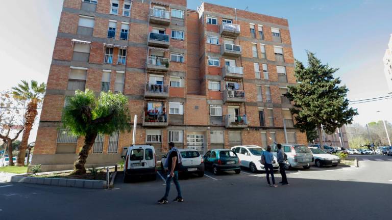 El edificio Castañé de La Floresta ha impulsado los trámites para la subvención. foto: Marc Bosch