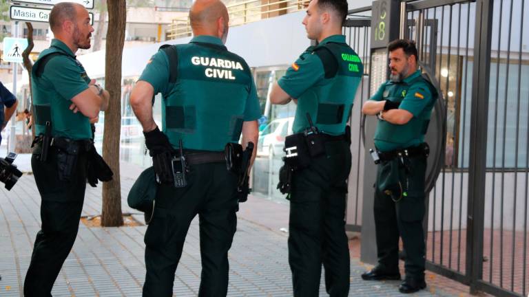 La Guardia Civil sigue en la zona con más 100 agentes desplegados. Foto: ACN