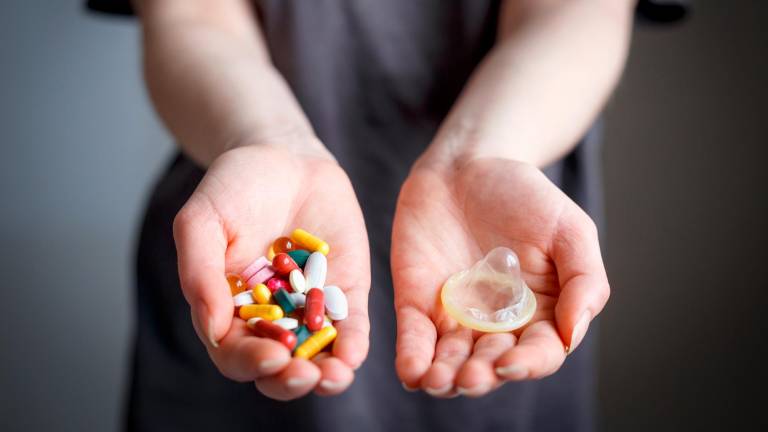 Los expertos insisten en promover las pruebas diagnósticas y el uso del preservativo. Foto: Getty Images
