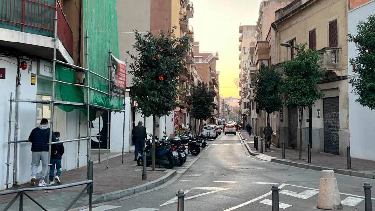 Los Mossos arrestaron a los cinco sospechosos en la calle del Camí de Riudoms. Foto: Alfredo González
