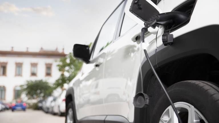 Las ventas de vehículos electrificados crecen un 40% en mayo