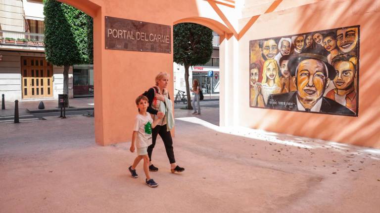 L’edifici del Portal s’ha enderrocat i s’ha rehabilitat la façana i el balcó mític. Foto: Alba Mariné