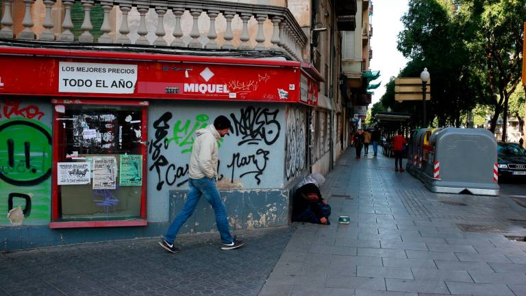 Local cerrado en la ciudad de Tarragona. Foto: Fabián Acidres