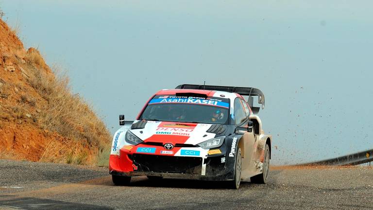 Sébastien Ogier, líder de la prueba, durante uno de los tramos. FOTO: Gerard Llorens