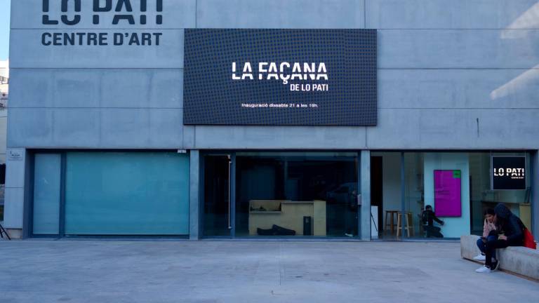 El nou espai expositu del Centre d’Art Lo Pati, situat sobre la porta d’entrada. Foto: Joan Revillas