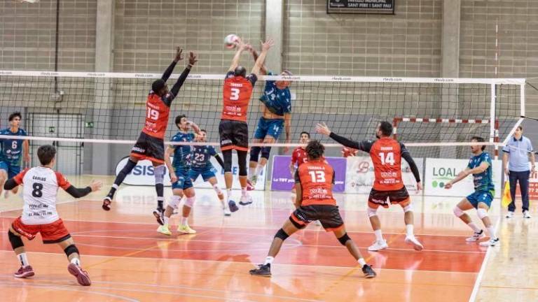 Imagen del partido de la primera vuelta entre CV SPSP y Almería disputado en el feudo rojillo. Foto: ÀNGEL ULLATE