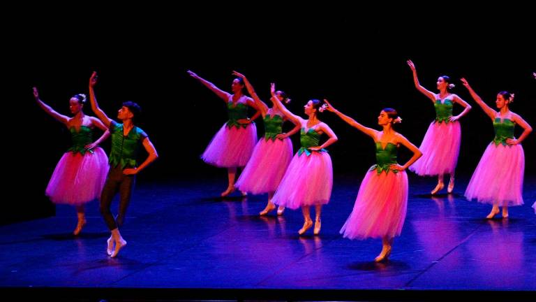 Un momento de la Gala de Dansa que ayer por la tarde se celebró en el escenario del Teatre Tarragona. FOTO: ALFREDO GONZÁLEZ
