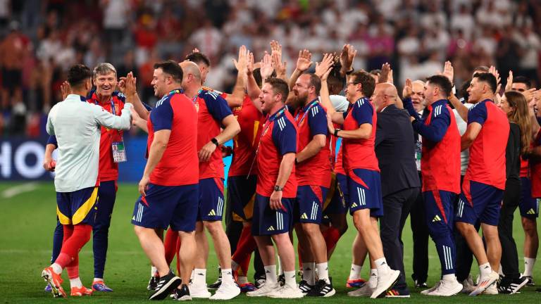 Los jugadores de la Selección Española celebran el pase a la final tras derrotar a Francia (2-1). Foto: EFE