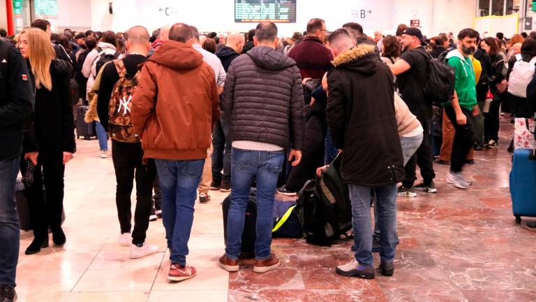 Imagen de la estación de Sants tras la primera avería del día en la alta velocidad. Foto: ACN