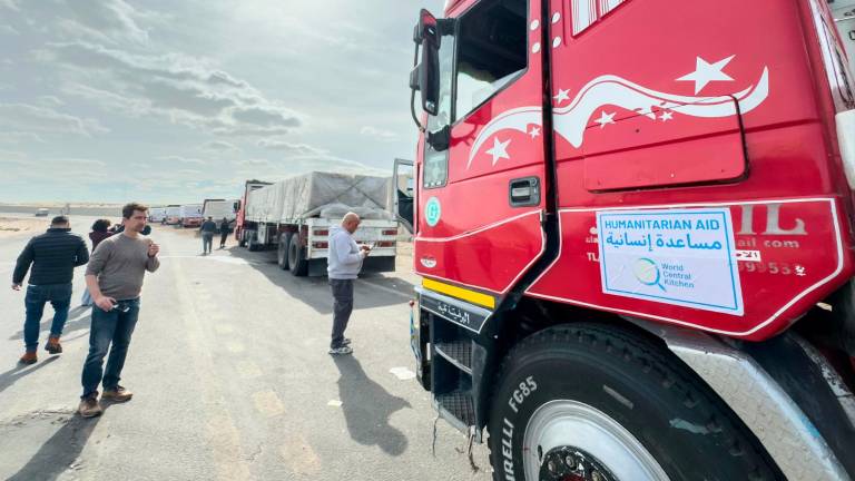 Imagen de uno de los camiones de ayuda humanitaria que ya han podido entrar en Gaza. Foto: EFE