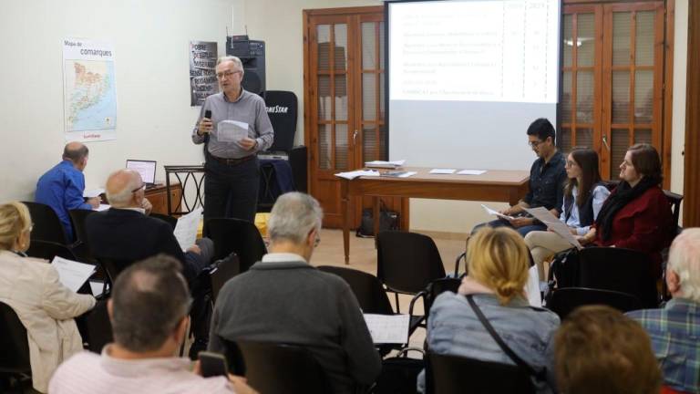 La asamblea que se llevó a cabo en la sede de Càritas Interparroquial de Reus en noviembre del año pasado. Foto: Alba Mariné