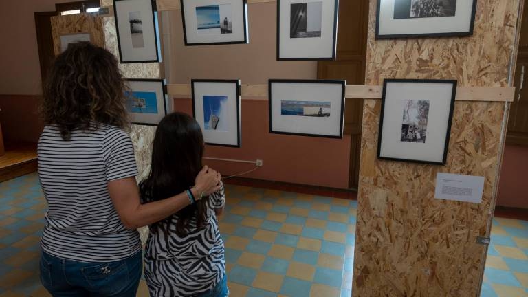 La muestra en El Pinell de Brai reúne la obra de cuatro artistas. FOTO: Joan Revillas