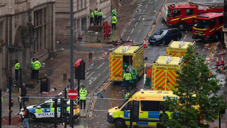 Imagen de los servicios de emergencia en el lugar del atropello en Liverpool. Foto: EFE
