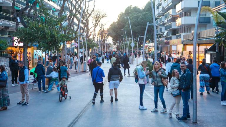 La primera fase de peatonalización culminó en 2021 y va desde la calle Zaragoza hasta la rotonda de la calle Murillo. Foto: Alba Mariné