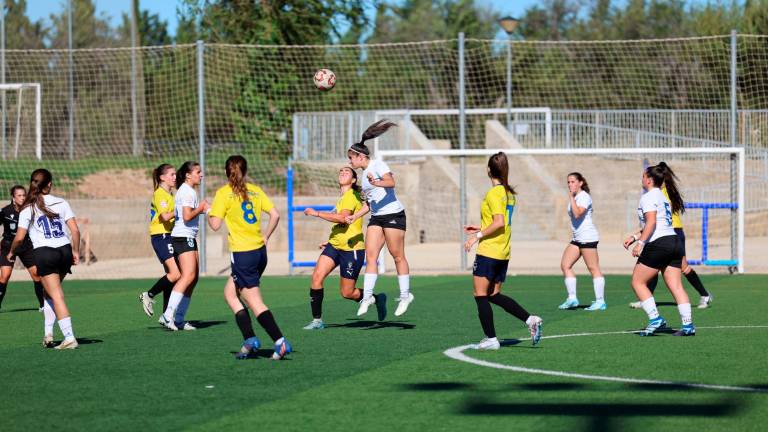 El Riudoms cedió en Zaragoza y se complica en la clasificación. FOTO: alba mariné