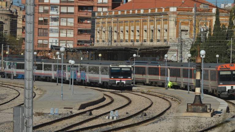 Los hechos se han producido a unos 800 metros de la estación de Tortosa. Foto: Joan Revillas/DT