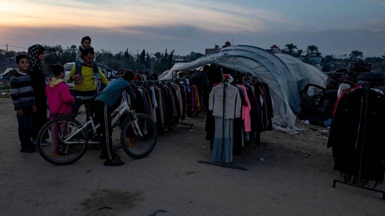 Palestinos acampando en Rafah, en el sur de Gaza. Foto: EFE