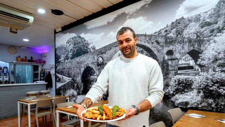 Ioan Butuc es el alma mater del restaurante tarraconense Encuentro Asturiano. Foto: Marc Bosch