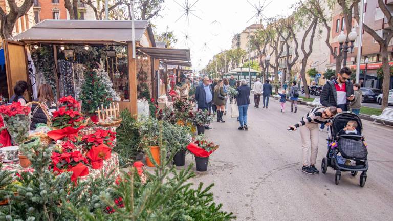 La Rambla Nova acoge, como es habitual la Fira de l’Artesania. Foto: Àngel Ullate